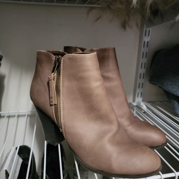 Charlotte Russe booties - Picture 2 of 2